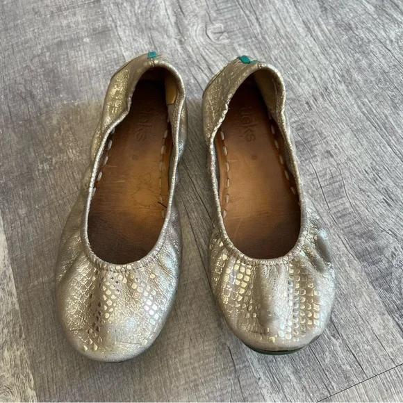 Champagne tieks size 8 sales